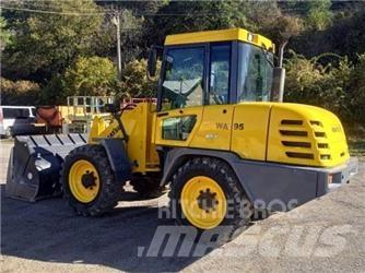 Komatsu WA 95 Колесни товарачи