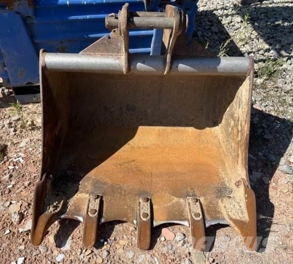 Komatsu WB 97S-2 Товарач със заден ексватор