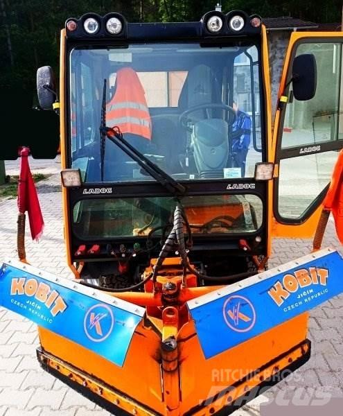 Ladog G 129 +Kobit Разстилачки на пясък и сол