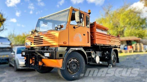 Praga NTS 265 + sypač Разстилачки на пясък и сол