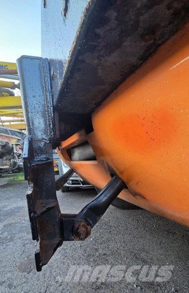 Praga NTS 265 + sypač Разстилачки на пясък и сол