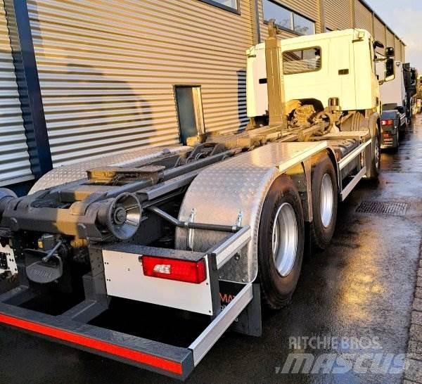 Scania P 360 Камиони с кран с кука