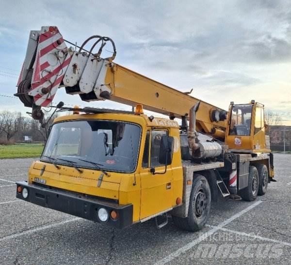 Tatra T815 +AD 28 (ČKD) Автокранове