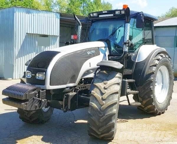 Valtra T190 Трактори