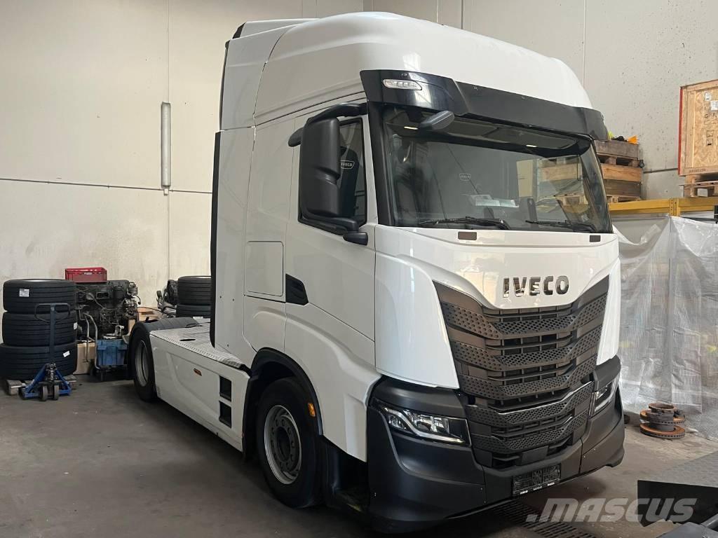 Iveco S-Way AS 440 Влекачи