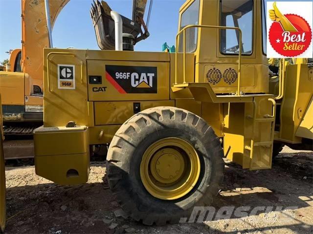 CAT 966 F Колесни товарачи