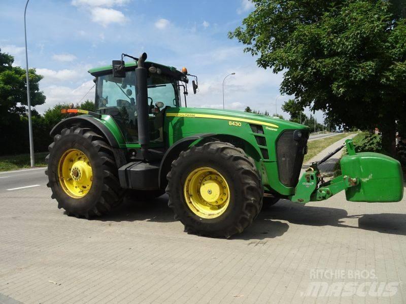 John Deere 8430 Трактори