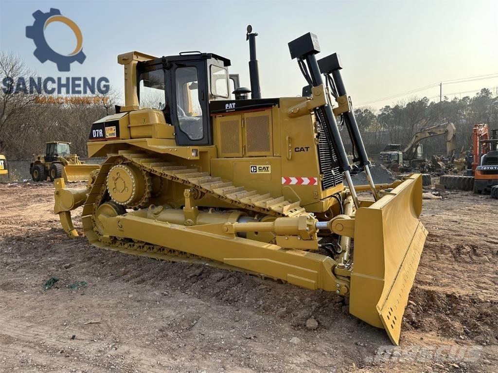 CAT D 7 R Верижни булдозери
