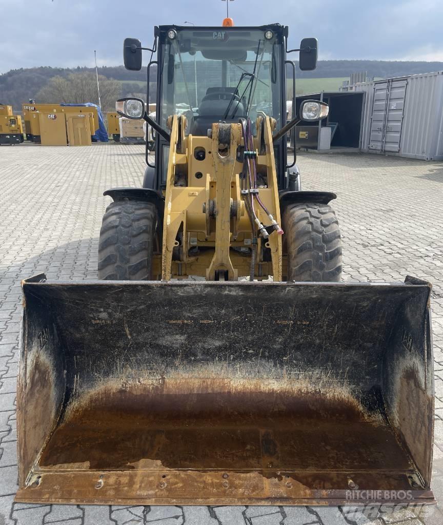 CAT 906 M Колесни товарачи