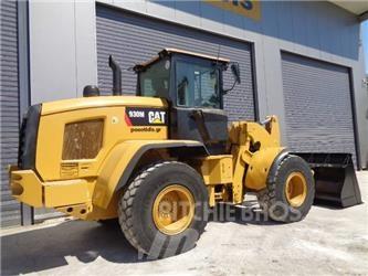 CAT 930M Колесни товарачи
