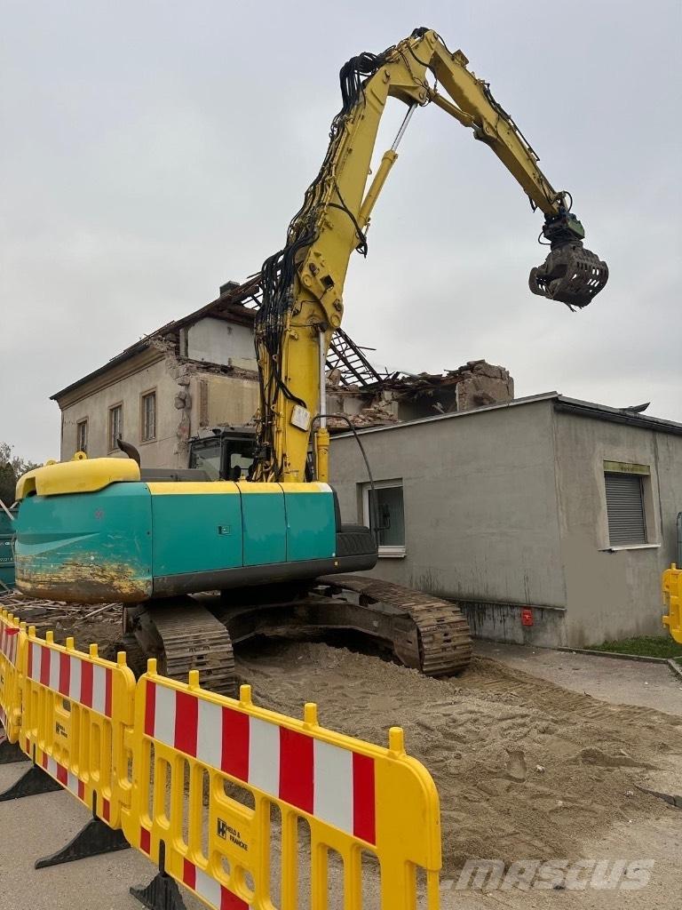 Hitachi LC 250 Багери за разрушаване
