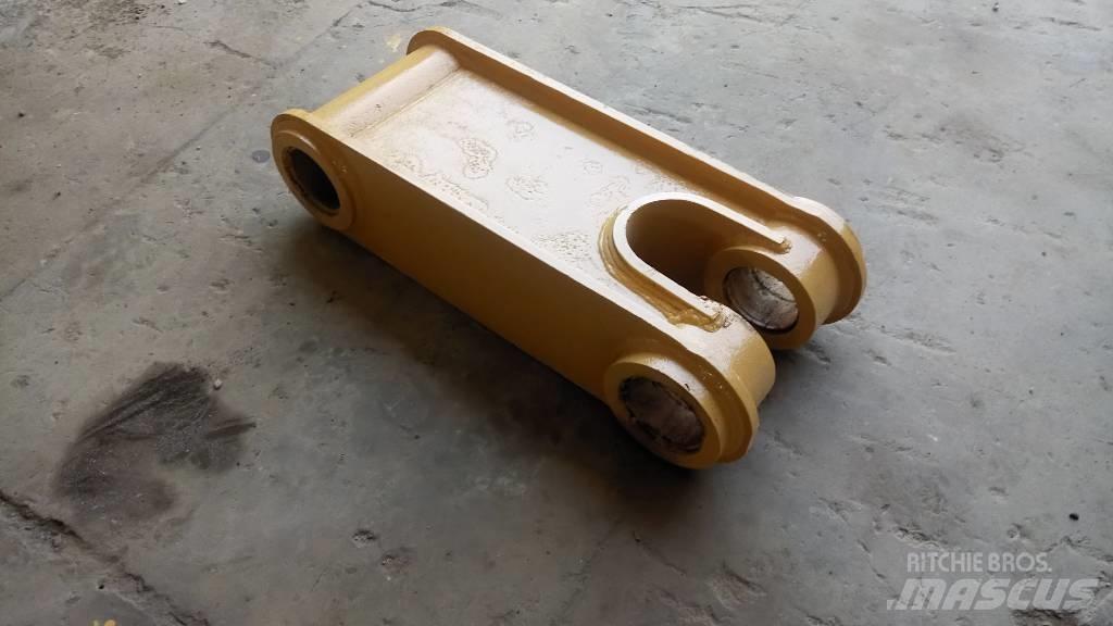 CAT 245 Шаси