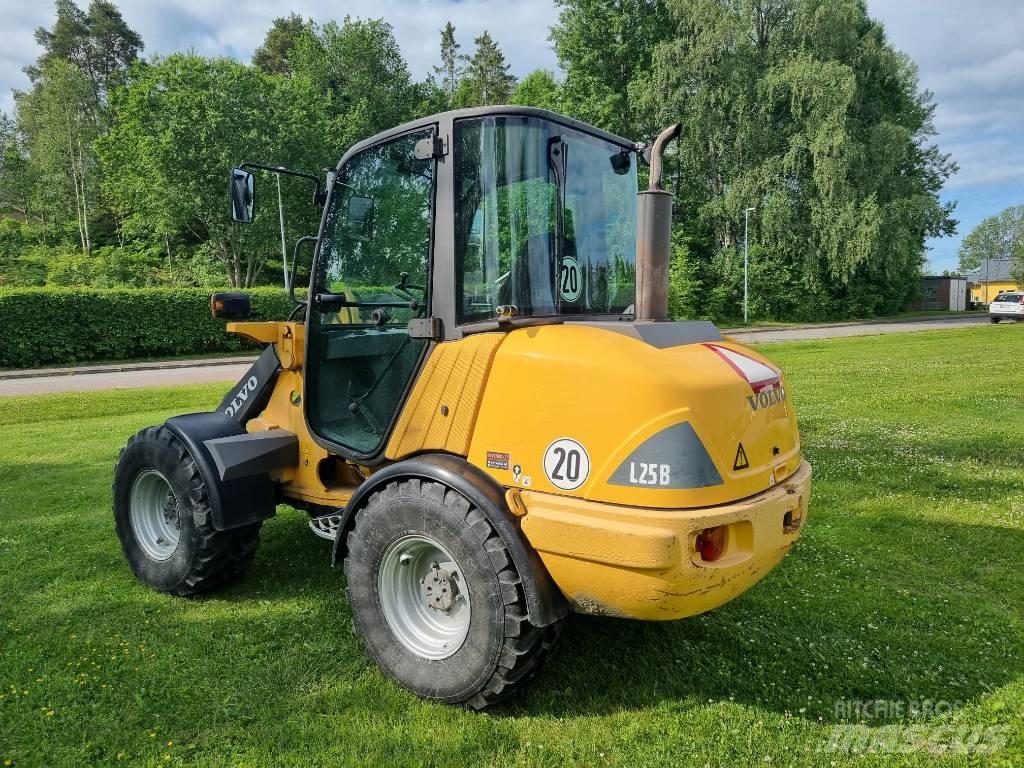Volvo L25B Мини товарачи
