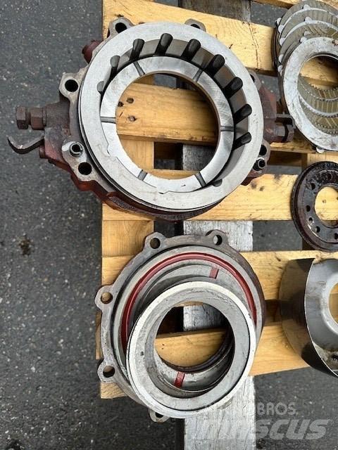 ZF 2AVG100 Предаване