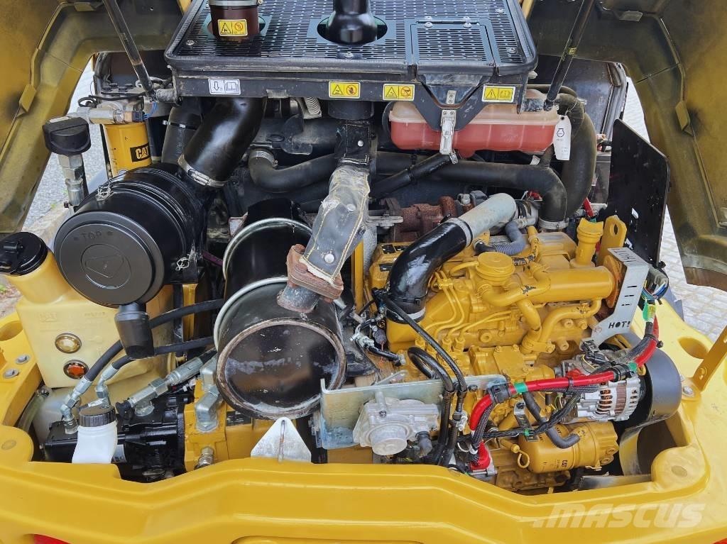 CAT 906 M     2016 Колесни товарачи