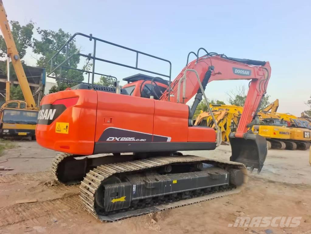 Doosan DX 225 Верижен екскаватор