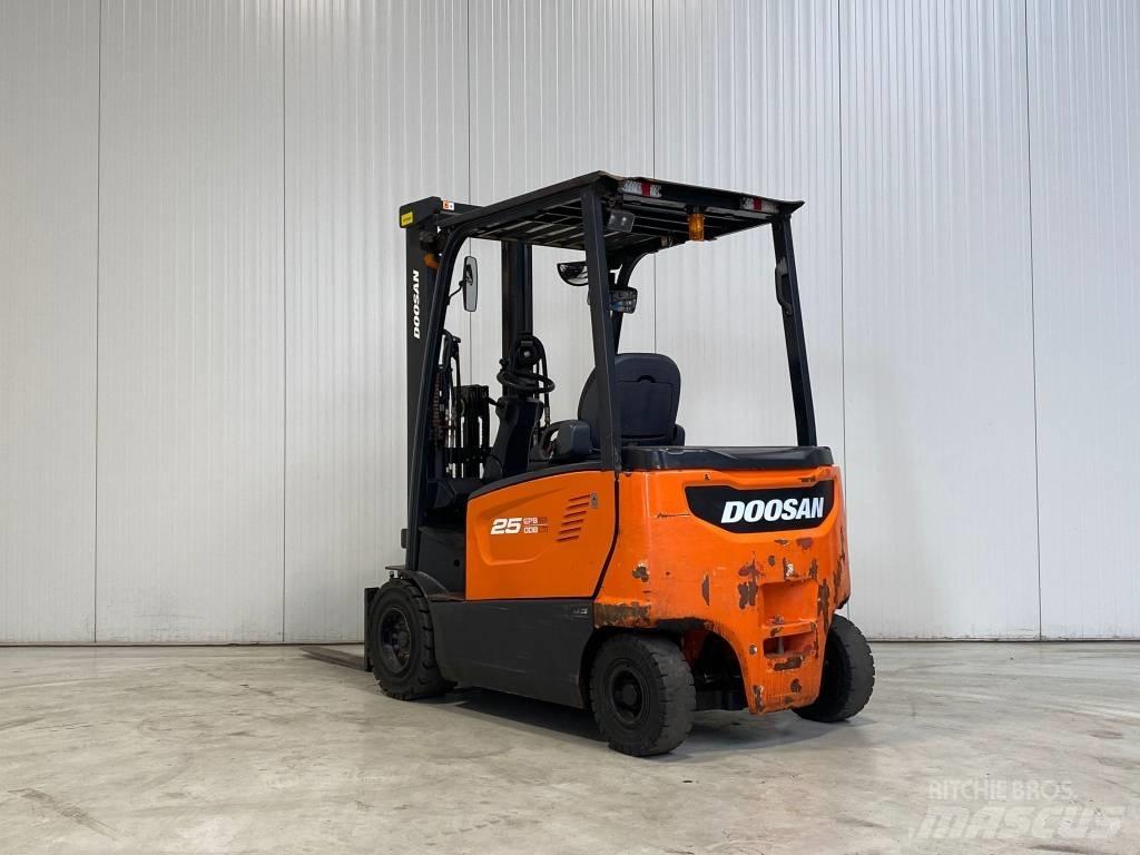 Doosan B25X-7 Електрически вилични кари-повдигачи