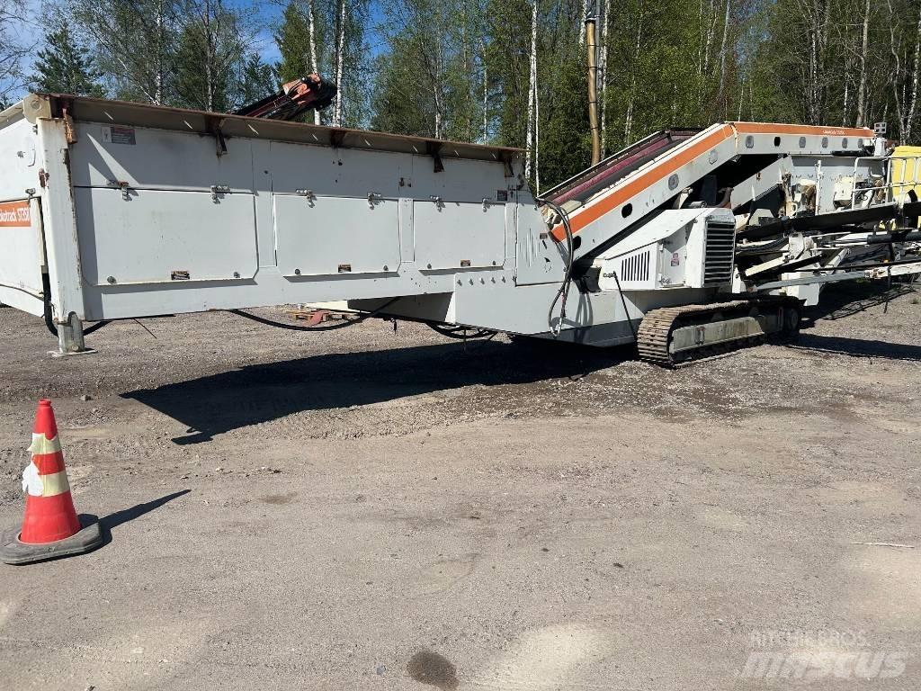 Metso ST 358 Мобилни скрийнери
