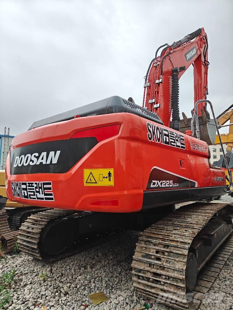 Doosan DX 225 LC-9C Верижен екскаватор