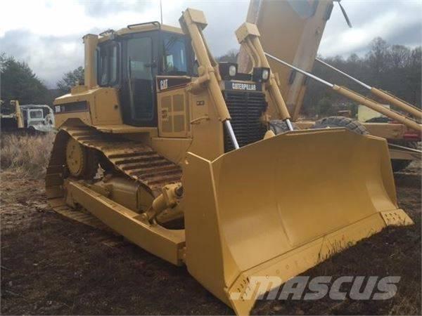 CAT D 6 R Верижни булдозери
