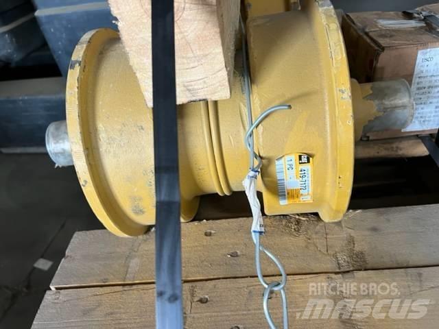 CAT D 8 R Релси, вериги и ходова част

