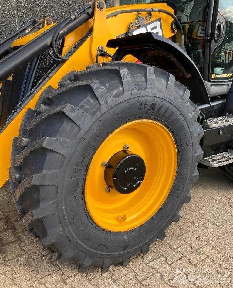 JCB 4 CX Товарач със заден ексватор