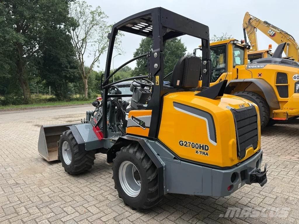 GiANT G2700 Колесни товарачи