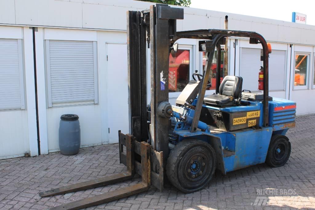 Daewoo D 40 S Дизелови камиони