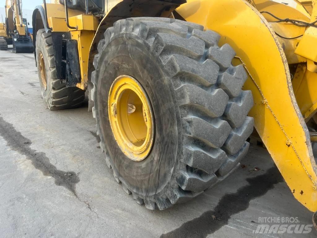 CAT 966M XE Колесни товарачи