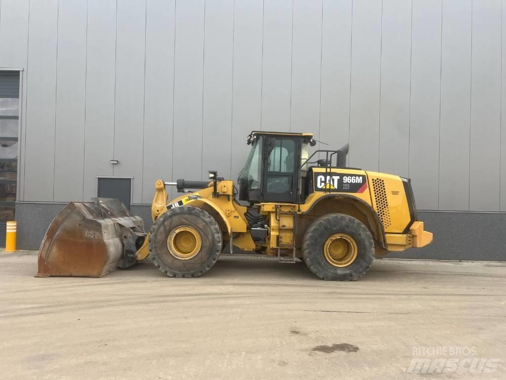 CAT 966M XE Колесни товарачи