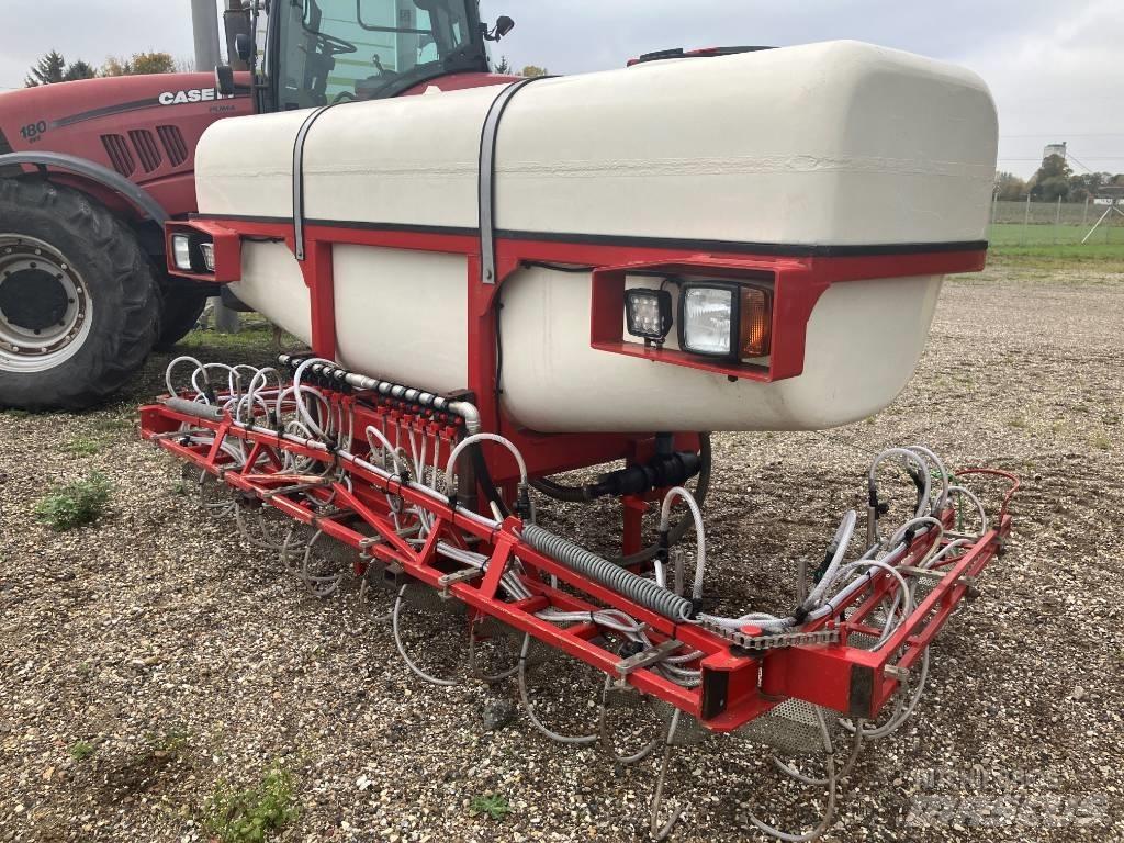  Agrovo 3000 liter Навесни пръскачки
