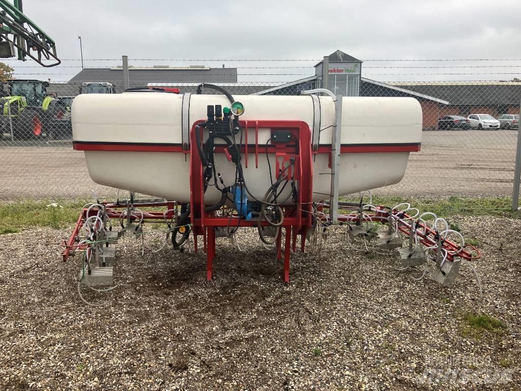  Agrovo 3000 liter Навесни пръскачки
