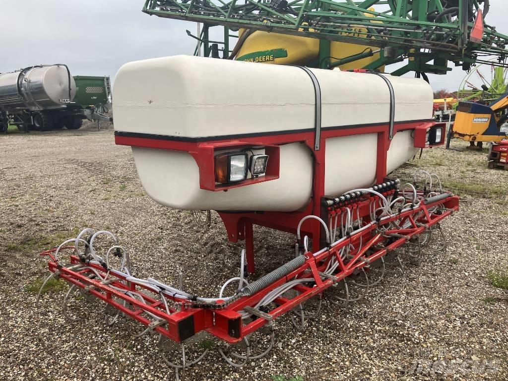  Agrovo 3000 liter Навесни пръскачки
