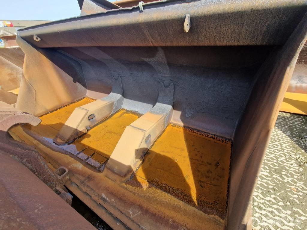 Volvo L 180 Кофи