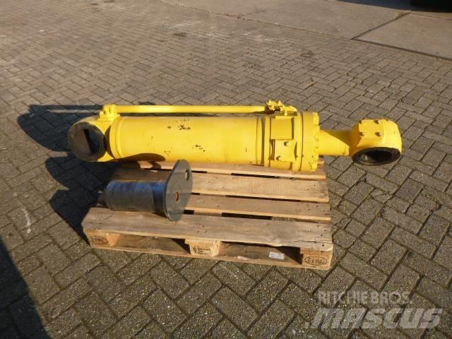 Komatsu WA600 Хидравлични