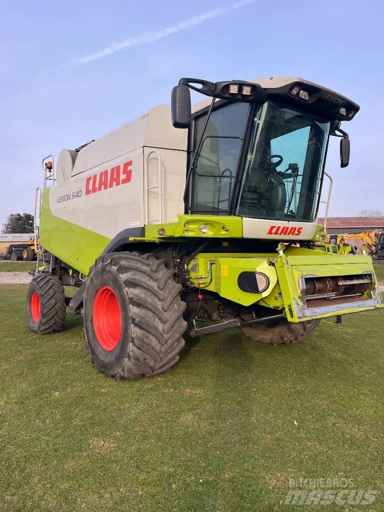 CLAAS LEXION 540 Комбайни