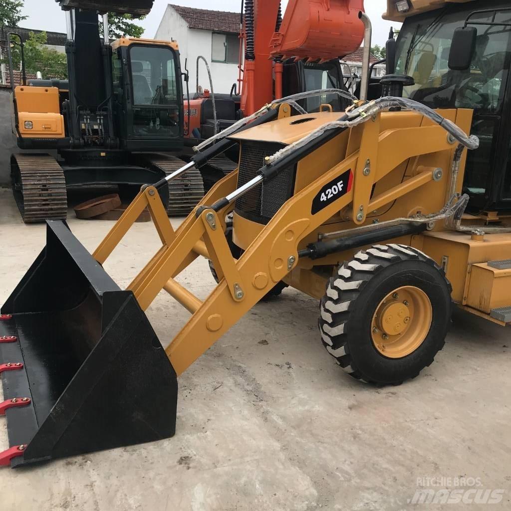 CAT 420 F Товарач със заден ексватор