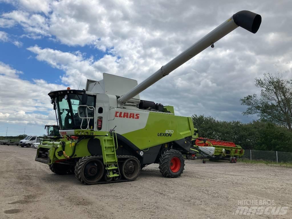CLAAS LEXION 670 TT Комбайни