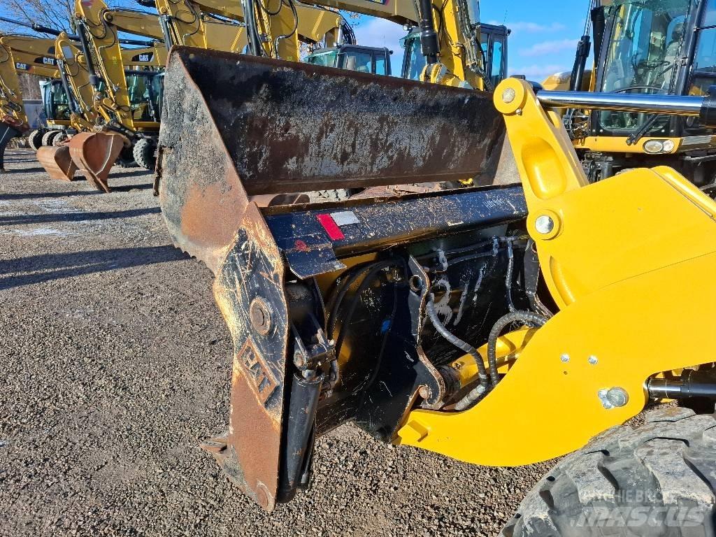 CAT 908M Колесни товарачи