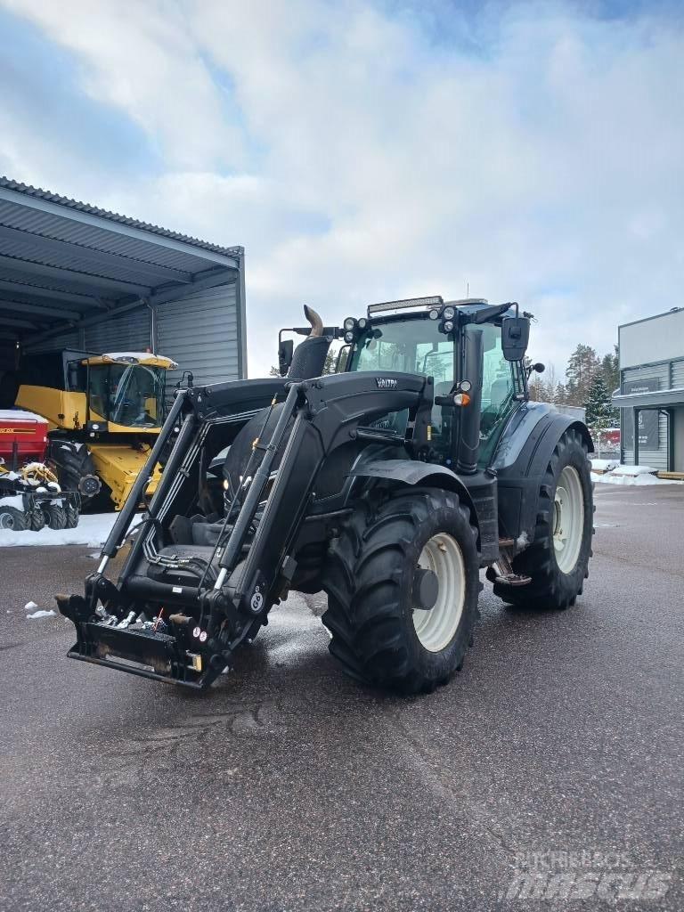 Valtra T 194 Versu Трактори