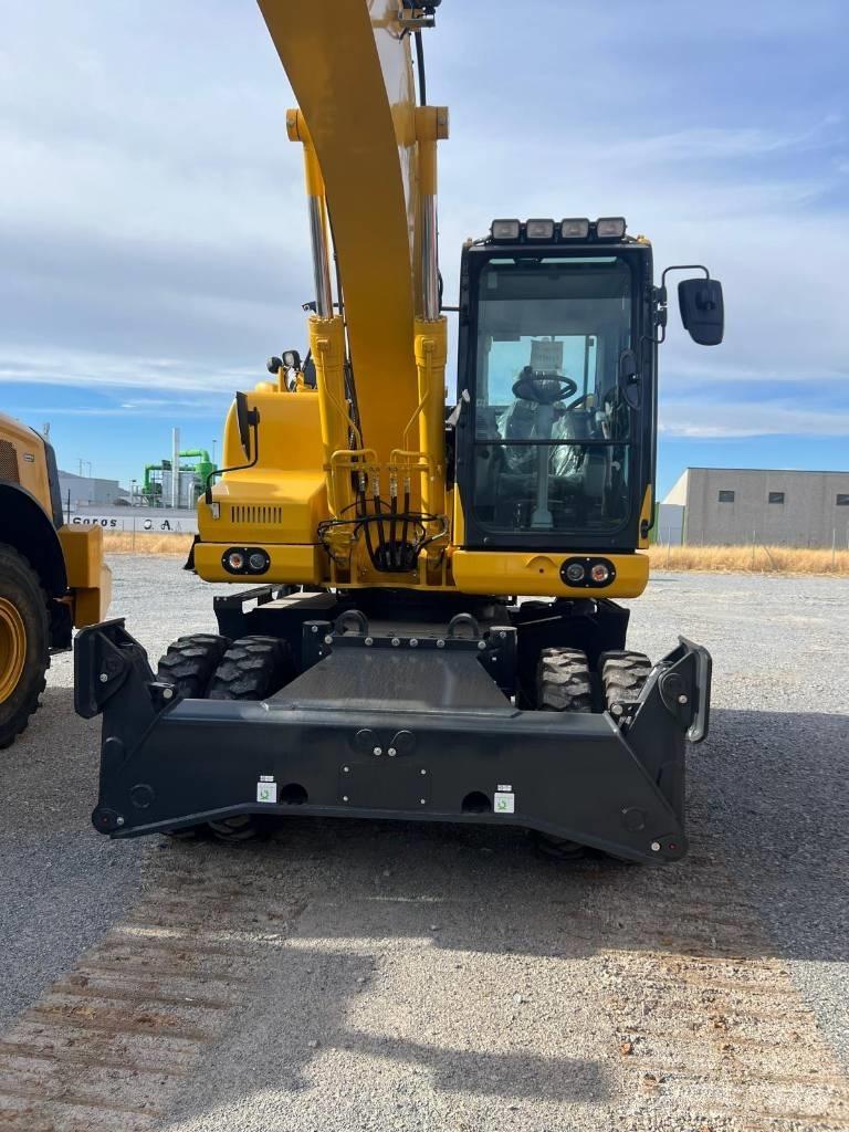 Komatsu PW 180 Колесни екскаватори