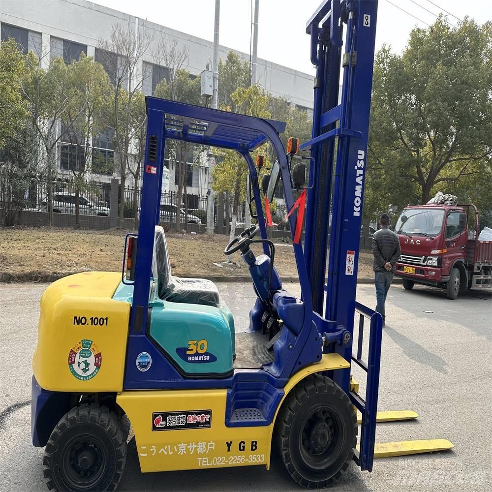 Komatsu FD30-14 Дизелови камиони