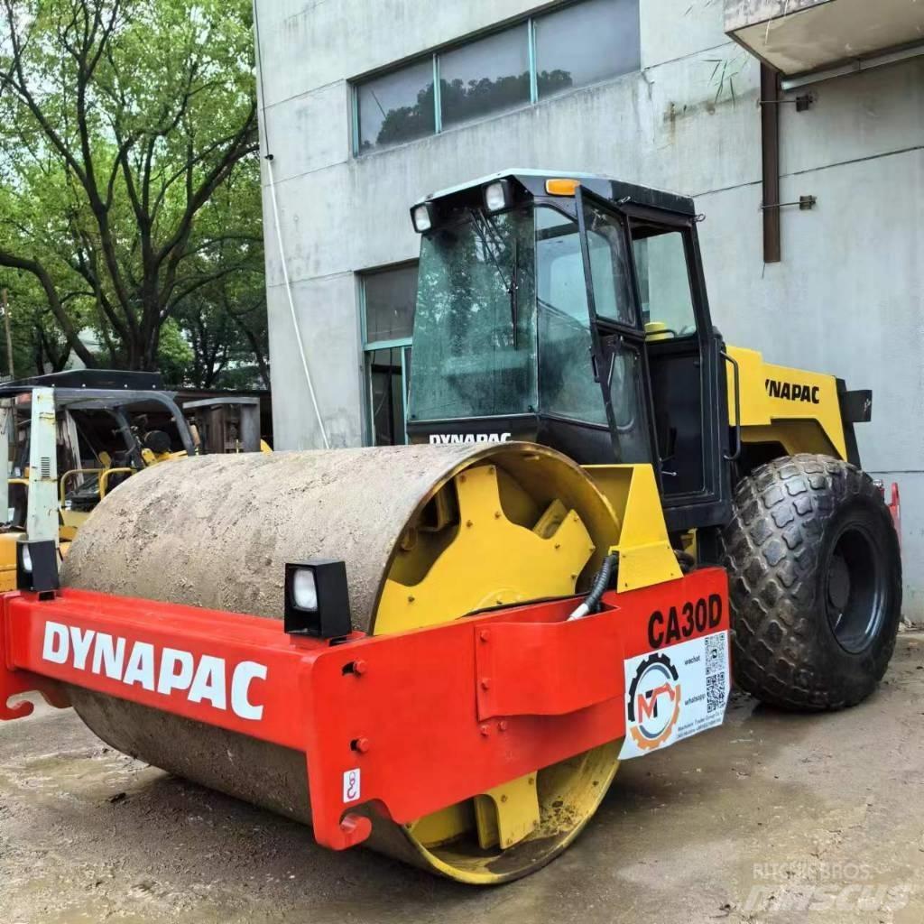 Dynapac CA30D Еднобарабанни ролки
