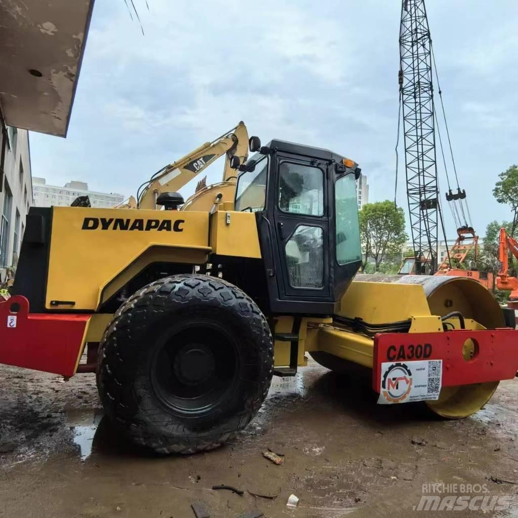 Dynapac CA30D Еднобарабанни ролки
