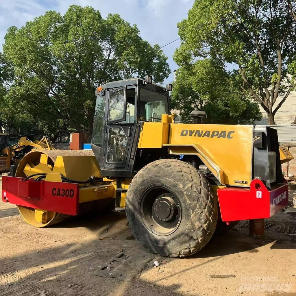 Dynapac CA30D Еднобарабанни ролки
