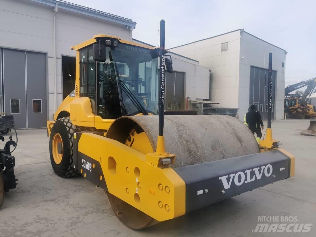 Volvo SD 160 B Еднобарабанни ролки
