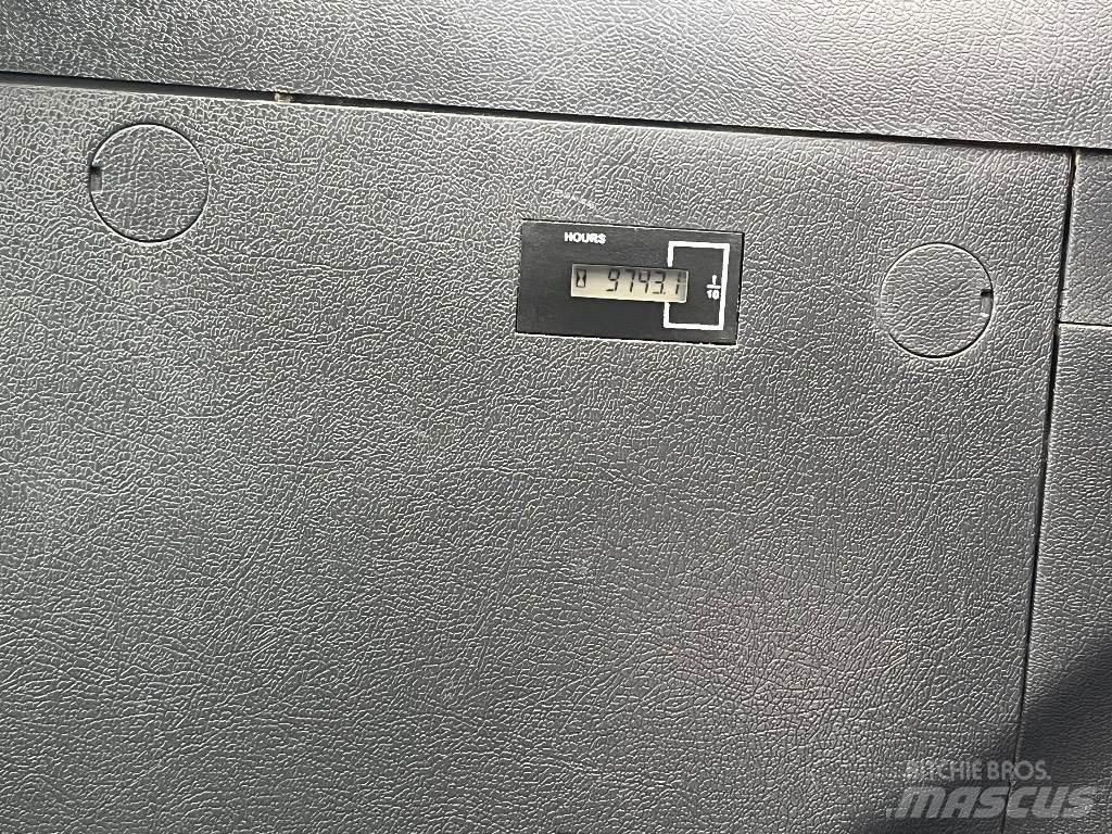 Hyundai HW140 Колесни екскаватори