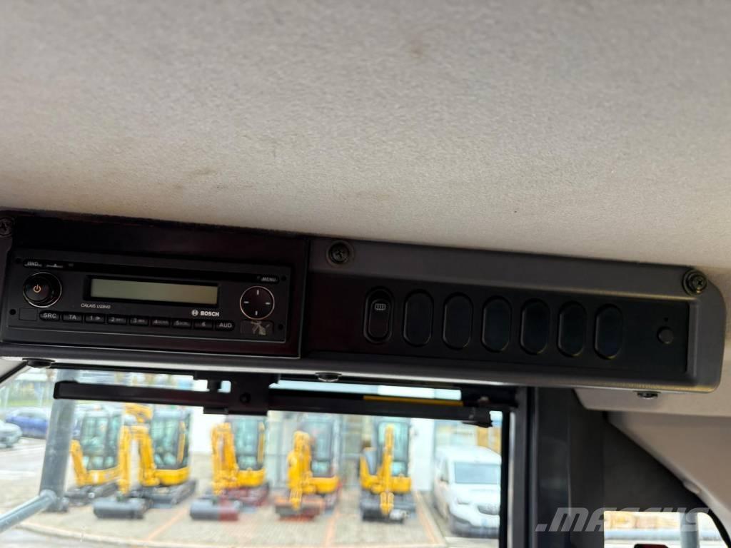 Komatsu WA380-8 Колесни товарачи