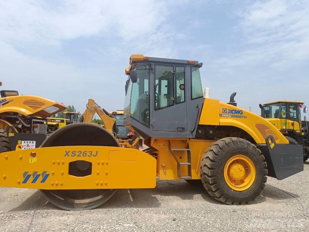 XCMG XS 263J Еднобарабанни ролки
