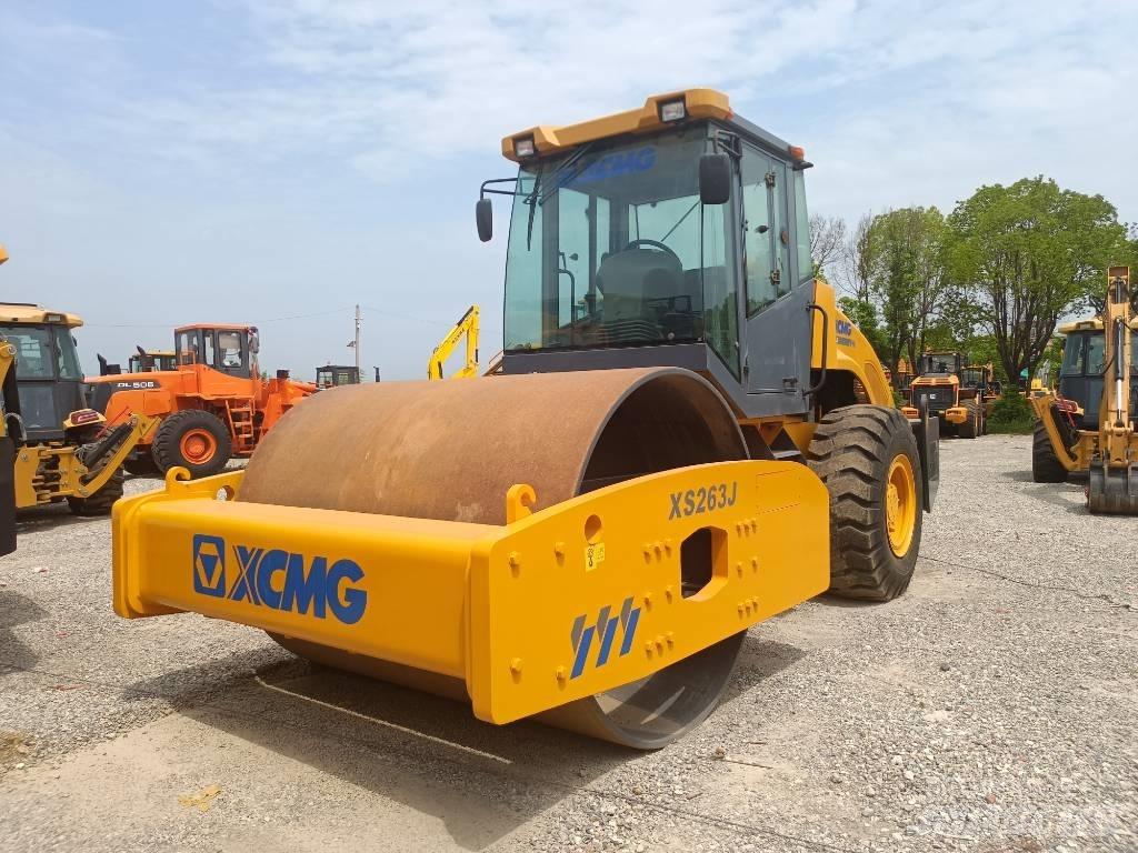 XCMG XS 263J Еднобарабанни ролки
